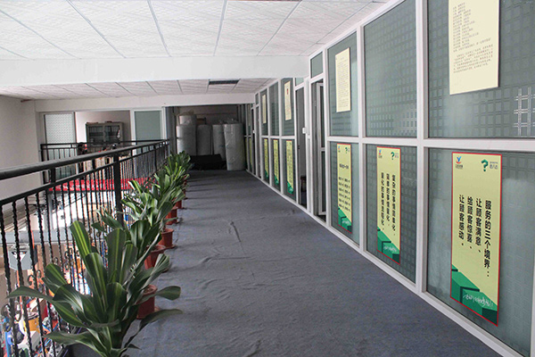 設(shè)備展廳及辦公區(qū)